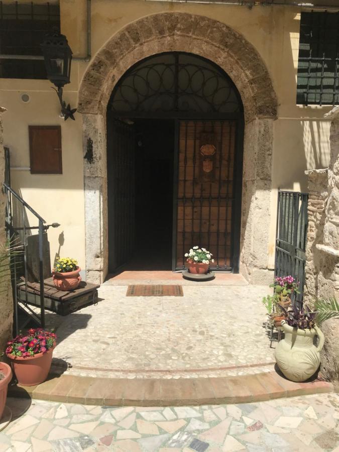 Le Prigioni Del Palazzo B&B Sora Eksteriør bilde
